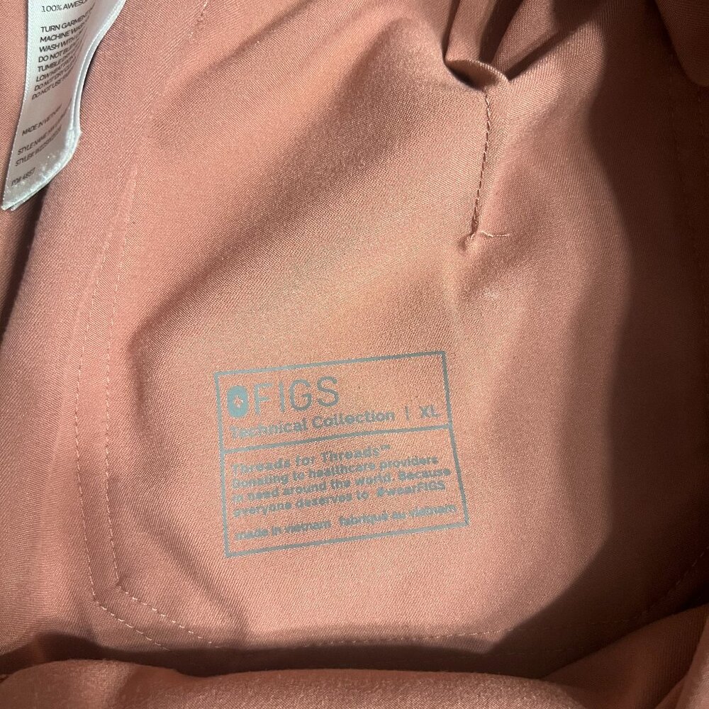 Mauve Figs Scrub Set - Picture 4 of 4